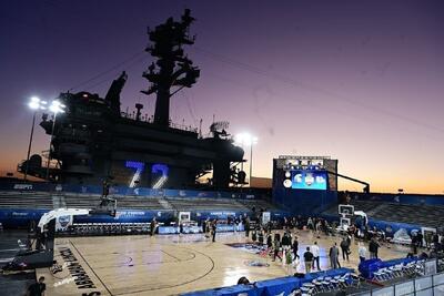  عکس: زمین بسکتبال روی عرشه ناو آبراهام لینکلن!