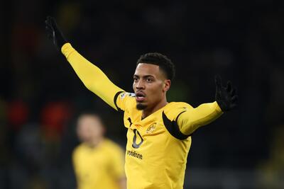  دورتموند برای منچستریونایتد و چلسی قیمت تعیین کرد: ۷۰ میلیون یورو بدهید، هافبک ما را بگیرید