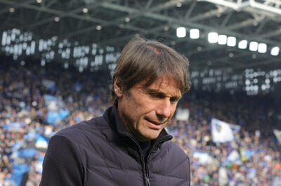  هوادار ناپولی به VAR فحاشی کرد و از همسرش چاقو خورد!