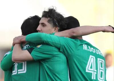  جشن شمس آذر پس از برد انضباطی مقابل شمس‌آذر (عکس)