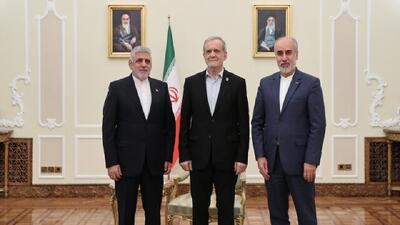  پزشکیان: سفارتخانه‌ها مسئولیت مهمی در فعال‌سازی ظرفیت‌های ترانزیتی دارند