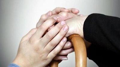  استاد حوزه: احسان به والدین امری مطلق است