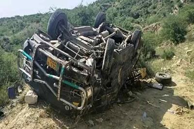  سانحه رانندگی ۱۳ قربانی گرفت