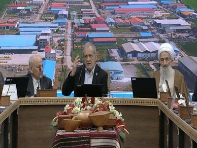  مشکل برق نداریم و کارخانه‌ها می‌توانند دو یا سه شیفت کار کنند
