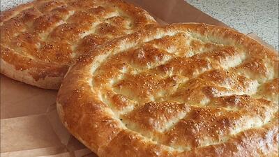  دیگه از بیرون نخر / با آرد و یک بسته مخمر فوری توی خونه نان درست کن
