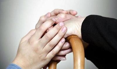  استاد حوزه: احسان به والدین امری مطلق است