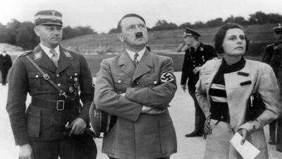  من جسد هیتلر و زنش را در پتو پیچیدم و آتش زدم