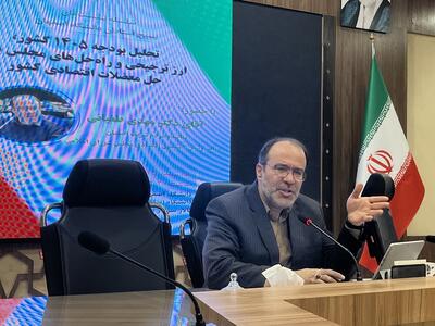  نایب‌رئیس کمیسیون اقتصادی مجلس: کشور ۱۵ سال است درگیر جنگ اقتصادی و ارزی است