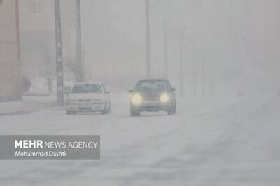  بارش برف و باران در محورهای ۱۰ استان کشور