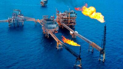  در صورت درگیری ایران و آمریکا، چین باید در فکر ۲ میلیون بشکه نفت باشد/ بسته شدن تنگه هرمز صادرات نفت عربستان، عراق، امارات و قطر را مختل می‌کند