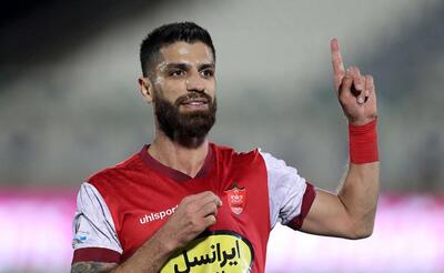  انتقال هافبک پرسپولیس به بیمارستان