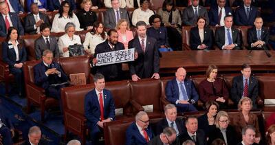  پلاکاردی علیه ترامپ در صحن کنگره