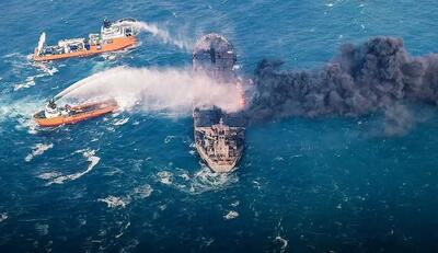  وال استریت ژورنال: بارگیری نفت خام ایران به بالاترین سطوح چند سال اخیر رسیده است / 200 میلیون بشکه نفت ایران روی آب