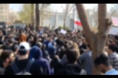  دانشجو را با هر تفکری که دارد و هر شعاری که می دهد، از دانشگاه نرانید