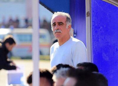  احمدزاده: وزیر ورزش فقط خودش را دوست دارد، نه ملوان را