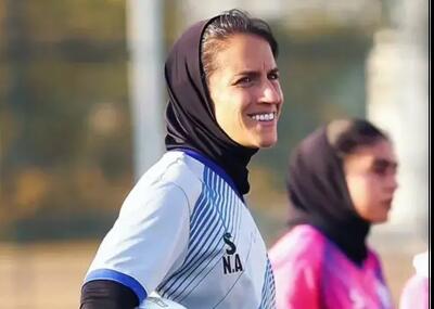  نیلوفر اردلان، گزینه مشترک نیمکت سرخابی‌ها