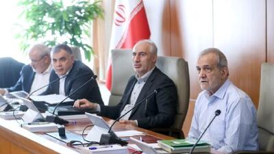  رئیس‌جمهور: بخش مهمی از چالش‌های مالی با بهره‌برداری از گاز‌های مشعل قابل حل‌شدن است