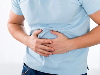  راهکار‌های طب سنتی برای کاهش نفخ و سنگینی بعد از غذا
