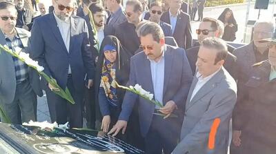  وزیر صمت به مقام شامخ شهدای قزوین ادای احترام کرد