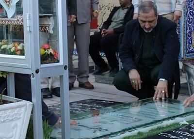  ادای احترام فرمانده هوافضای سپاه به مقام شهید سلیمانی