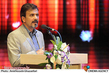  انتقاد مجری معروف از عملکرد صدا و سیما/ کاش خندوانه و عصرجدید می ماندند
