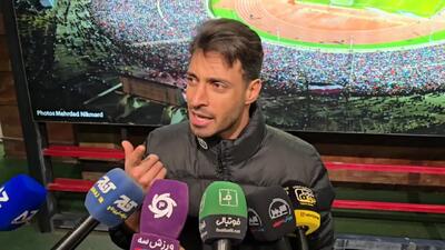  خلیل‌زاده: نمی‌توانم دست به شلوارم بزنم؟