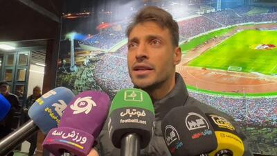  خلیل‌زاده: دستم به شلوارم می‌خورد، باید اجازه بگیرم؟