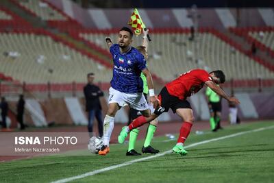  تراکتور با شکست گل‌گهر موقتاً صدرنشین شد