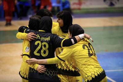  پیروزی حیاتی سپاهان در اهواز و توقف پالایش‌نفت اصفهان در تاکستان