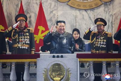  رژه ارتش کره شمالی در پایان کنگره حزب حاکم / پاسخ سئول به کیم