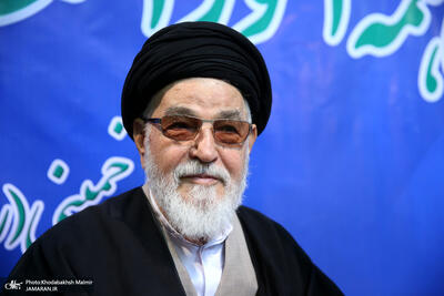  مجمع روحانیون مبارز: صفات حمیده و اخلاق جمیله آیت‌الله امام جمارانی زبان زد خاص و عام و چهره گشاده ایشان نمونه اخلاق عملی اسلام بود