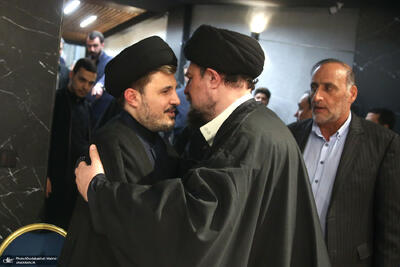  حضور سید حسن خمینی در منزل آیت الله امام جمارانی (ره)