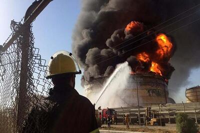  ببینید | آتش‌سوزی در واحد پتروشیمی شهرک صنعتی آبادان