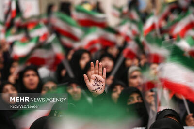  فیلم/ اجتماع دانشجویان قمی در محکومیت اهانت به پرچم ایران