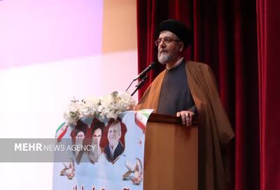  امام جمعه میانه: اقتدار کشور مرهون تلاش نخبگان علمی است