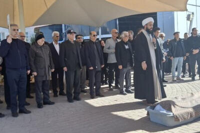  خاکسپاری علی باباچاهی در کرج با حضور شاعران