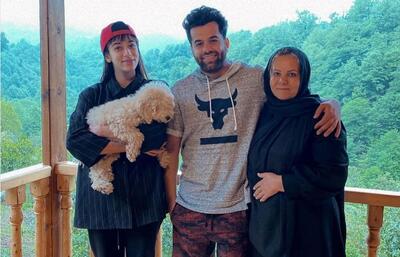  آواز دورهمی؛ رضا بهرام نشست بین رفیق هاش و خیلی دلی ای بی خبر خوند