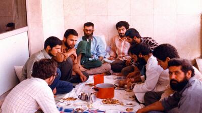  آیت الله خامنه‌ای در یخچال خانه‌شان پنیر نداشتند