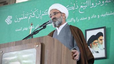  امام جمعه سمنان: میز مذاکرات صحنه نمایش صلح طلبی ایران است
