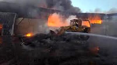  دو تصویر جدید از وضعیت آتش‌سوزی کارخانه کفش خاوران