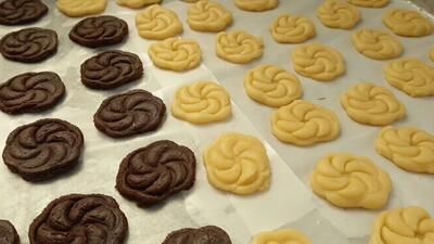  ۳۰۰ گرم آرد + ۱ تخم مرغ = یک شیرینی ۱۰ دقیقه ای خوشمزه و آسان