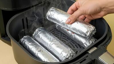  طرز تهیه یک غذای خوشمزه در هواپز / مرغ های فویل پیچ آبدار و پنیری
