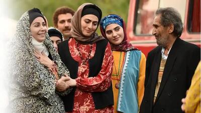  سفر در زمان | عکس انیس مشغول استراحت در پشت صحنه سریال سوجان | دنیای سینما