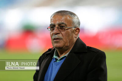  روشن: بختیاری‌زاده چیزی کمتر از مربیان خارجی ندارد