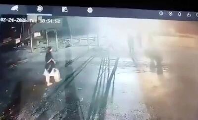  ببینید | انفجار انتحاری در ایست بازرسی پاکستان؛ عامل حمله خود را منفجر کرد