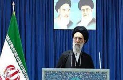  امام جمعه اصفهان: این که ویتکاف و داماد ترامپ پشت در مذاکرات ماندند، نشانه قدرت ملت ایران است