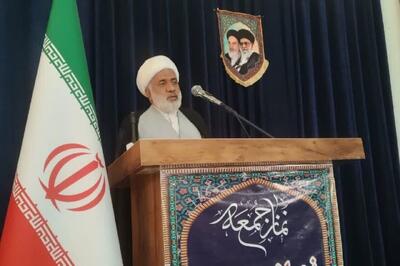  امام جمعه بشاگرد: دیپلماسی همزمان با تقویت توان دفاعی دنبال می‌شود