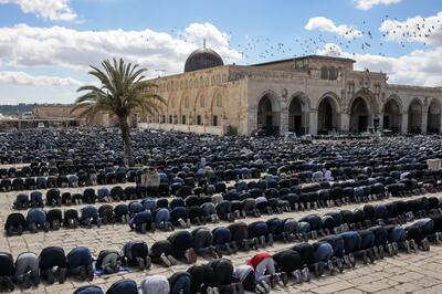  در دومین جمعه ماه مبارک رمضان 100 هزار نفر در مسجدالاقصی نماز خواندند