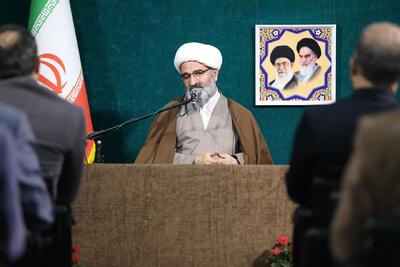  امام جمعه سمنان: فضای گفت‌وگو و تضارب آرا باید در دانشگاه‌ها غالب شود