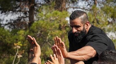  واکنش تحسین‌برانگیز هادی چوپان به یک نام/ احترام ویژه در برنامه تلویزیونی + فیلم